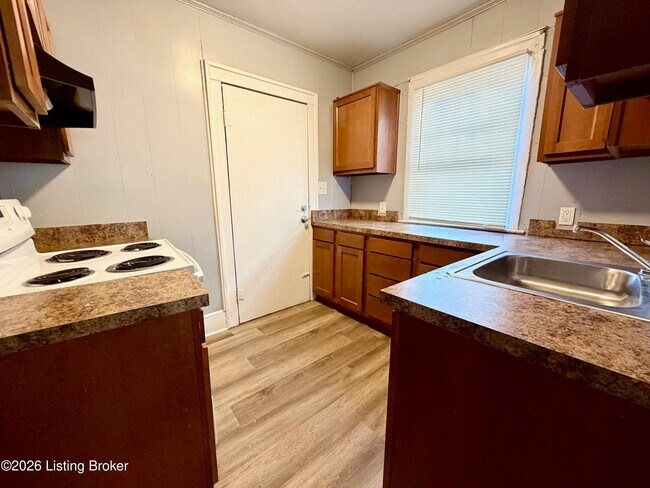 Photo - 666 Lindell Ave Unit 1