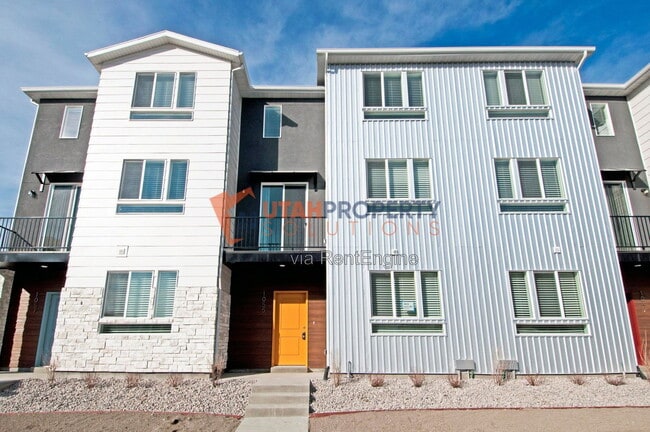Photo - 1055 W 400 S