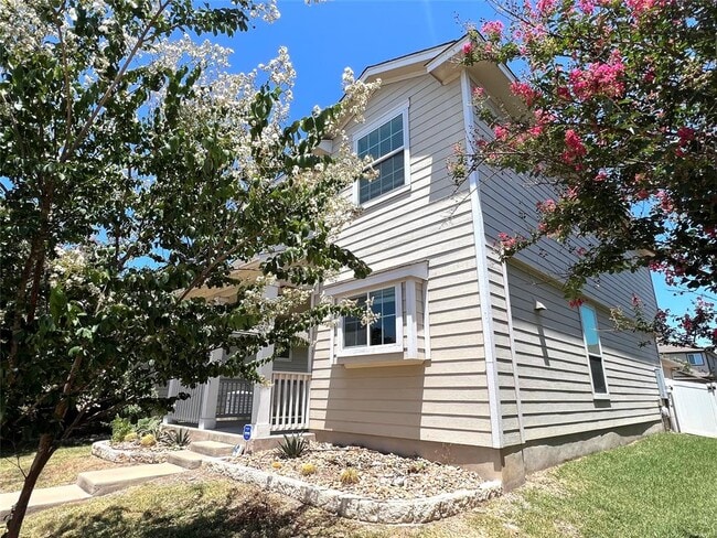 Photo - 801 Alamo Plaza Dr