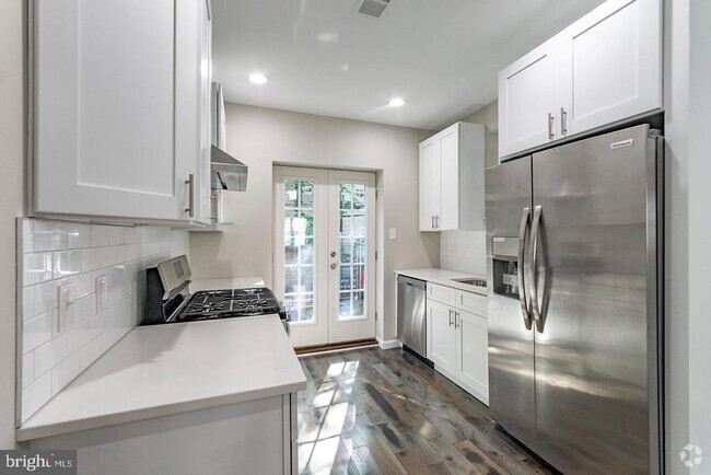 Building Photo - 1447 S Taylor St Rental