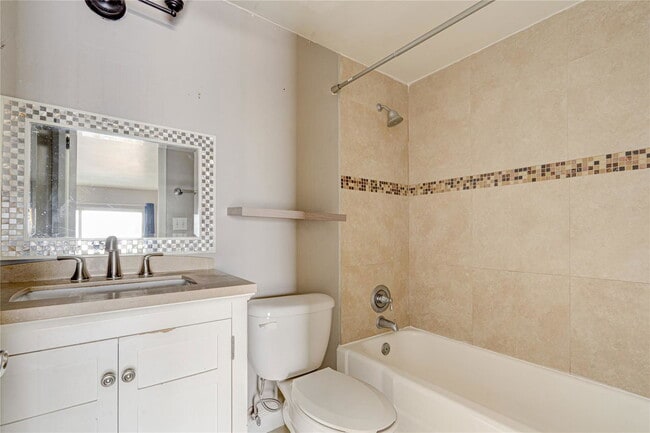 Photo - 2900 NE 30th St Unit 5b