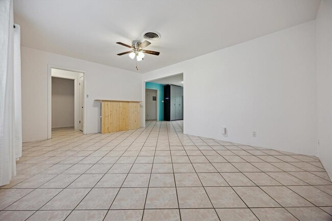 Photo - 6804 Duquesne Dr