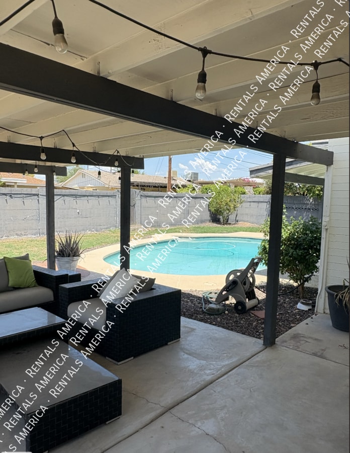 Photo - 2110 W Greenbriar Dr