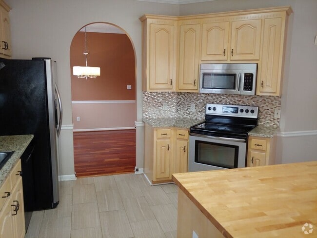 Building Photo - 13752 Randa Pkwy Rental