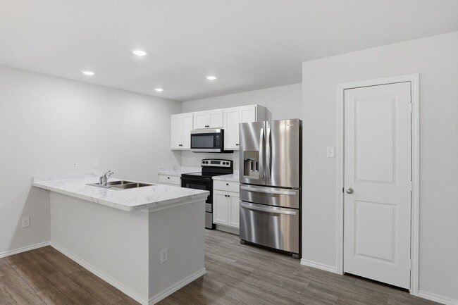 Photo - Contemporary in Cleburne!