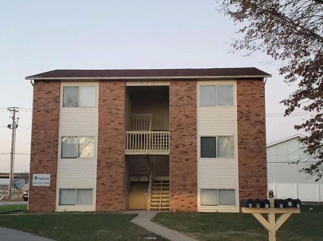 Building Photo - 8 Jardin Ct Unit E Rental