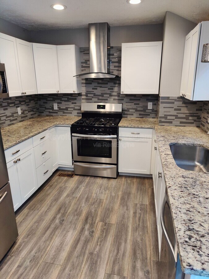Photo - 1027 Mandalay Ct SW