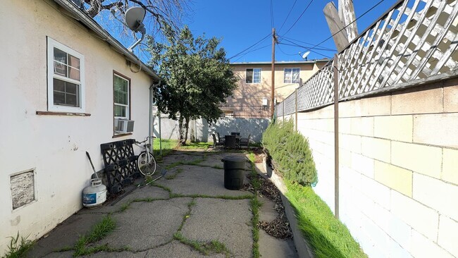 Building Photo - 6955 1/2 Van Nuys Blvd Rental