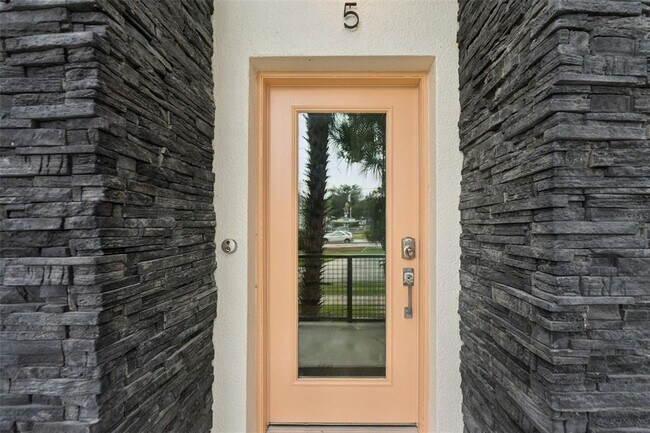 Photo - 4810 W McElroy Ave