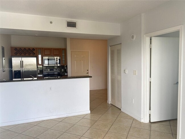 Building Photo - 1 Glen Royal Pkwy Unit 1113