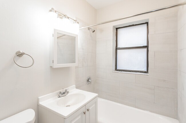 Photo - 6949 S Paxton Ave Condo Unit 3E