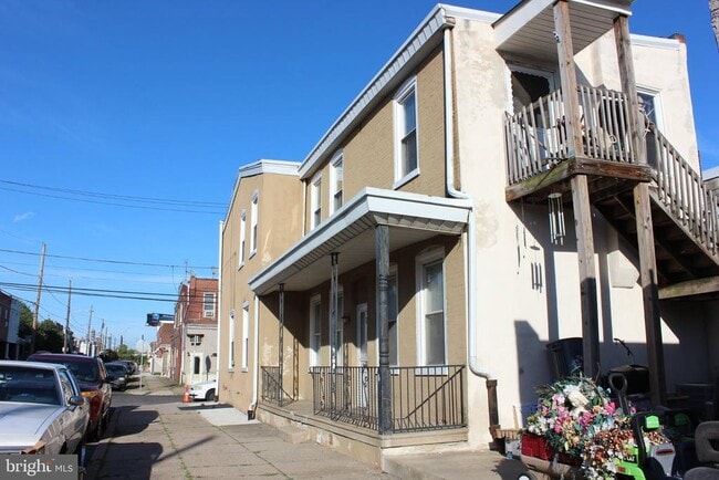 Photo - 2400 Duncan St