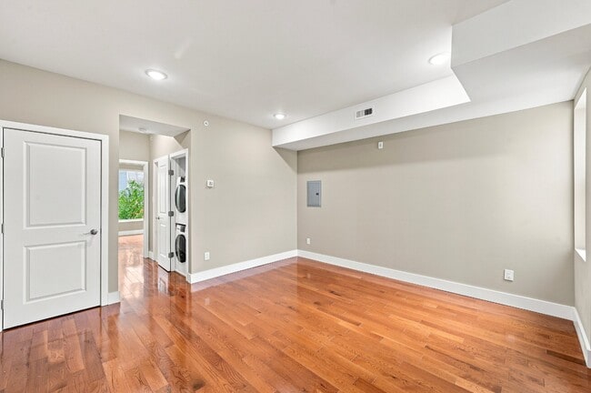 Photo - 1441 Point Breeze Ave Unit 3F