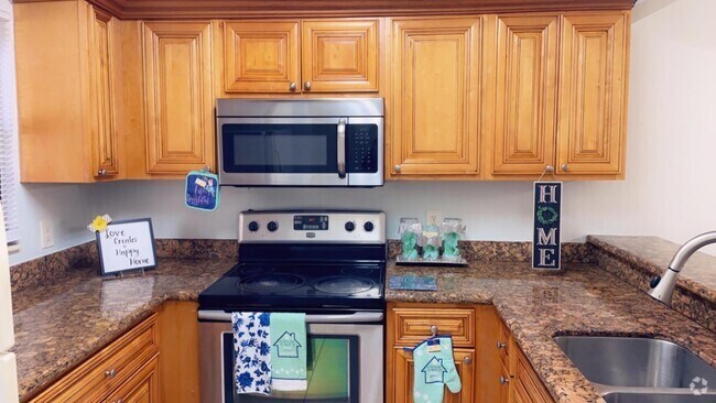Building Photo - 1445 Lake Crystal Dr Unit D Rental