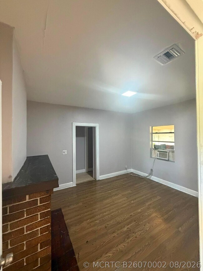 Photo - 420 Lilac Ct Unit A