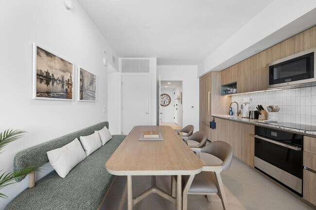 Photo - 159 NE 6th St Unidad FL24-ID1032207P