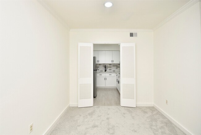 Photo - 2600 Bellefontaine Unit A21