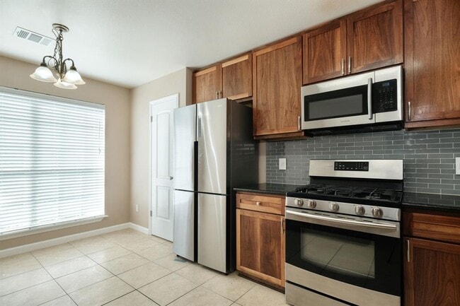 Photo - 5208 Walnut Grove Ct