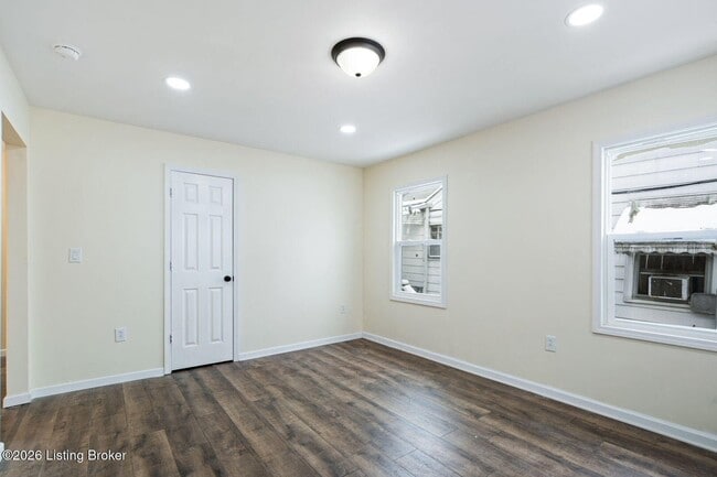 Photo - 2642 Rowan St