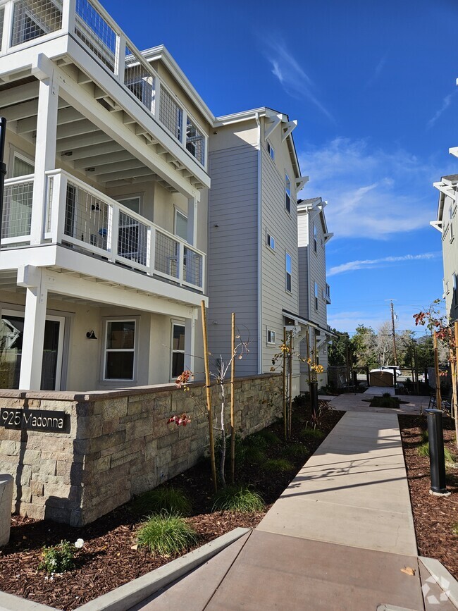 Building Photo - 925 Madonna Rd Unit 201 Rental