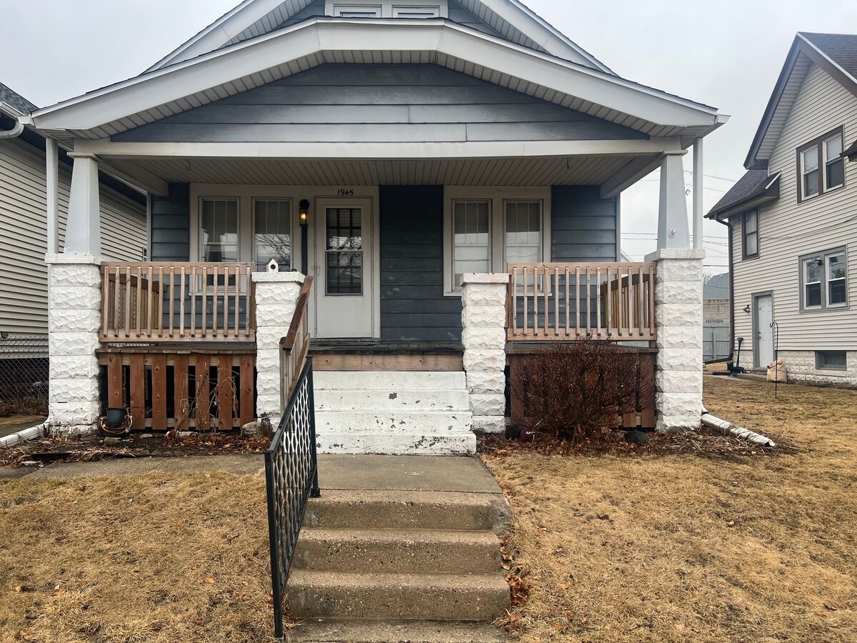 3 Bedroom Single Family Home in West Allis - 3 Bedroom Single Family Home in West Allis