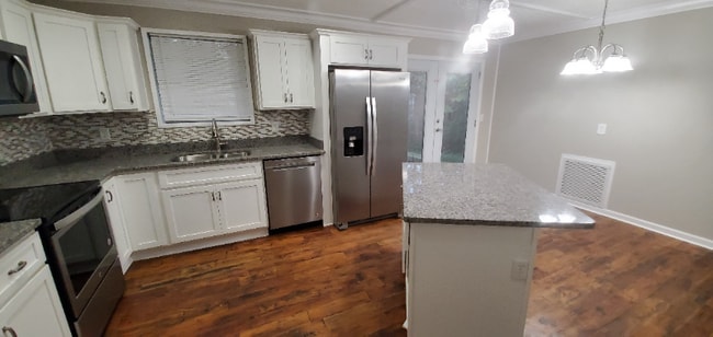 Photo - 210 Dogwood Cir