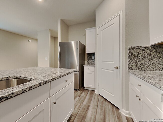 Photo - 7410 Boa Holw