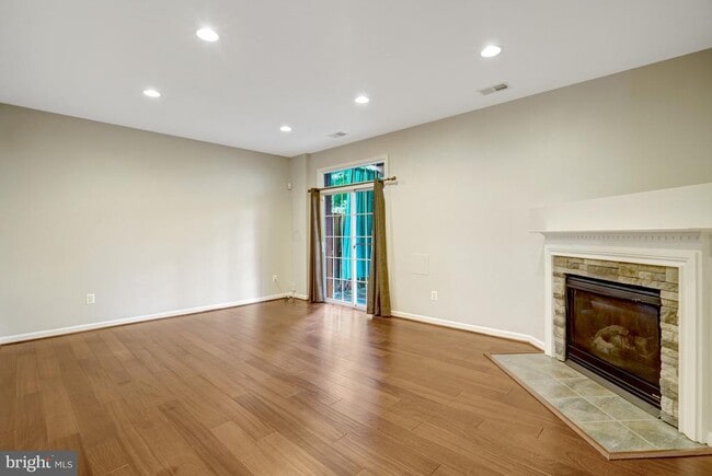 Photo - 6927 Rolling Creek Way