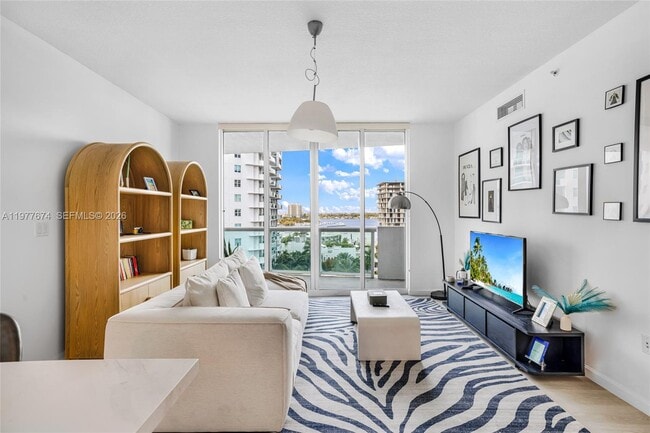 Photo - 7910 Harbor Island Dr Unit 901