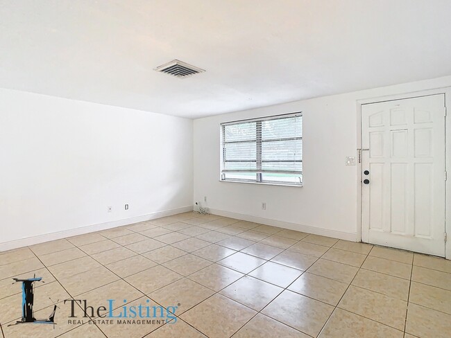 Photo - 1521 Swordbill Dr