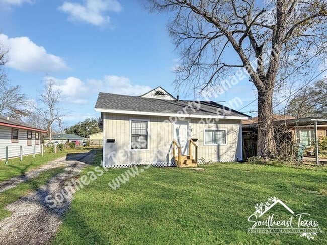 Building Photo - 3890 Harding Dr Rental