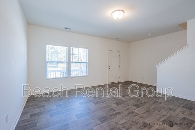 Photo - 305 Cherwell ct