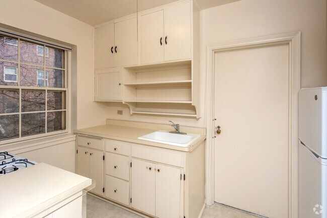 1BR, 1BA - 680SF - Fair Oaks Apartment Homes