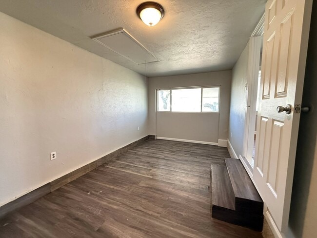 Photo - 532 Showalter Dr