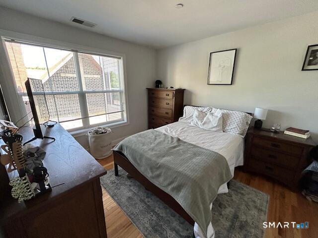 Photo - 965 Hope St