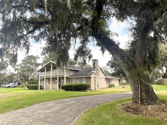 2109 Riverside Dr