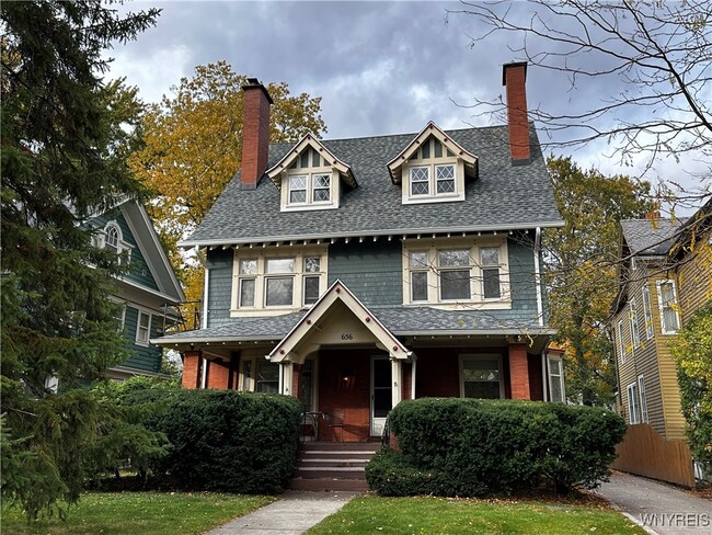 Building Photo - 656 Lafayette Ave