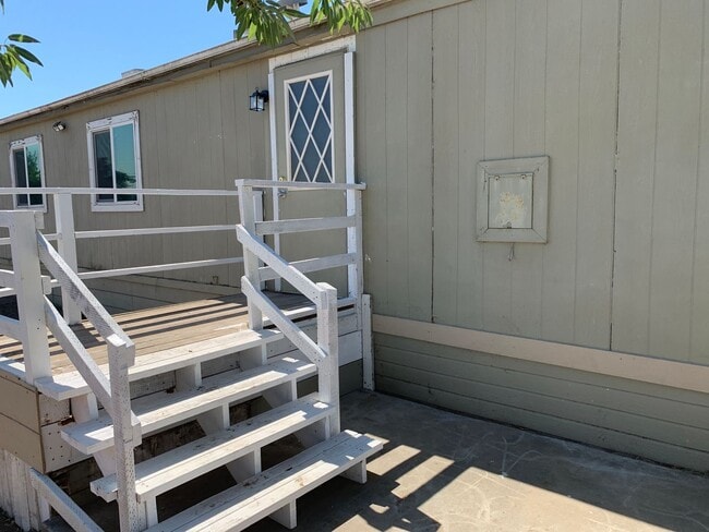 Building Photo - Comfy mobile home in Manteca