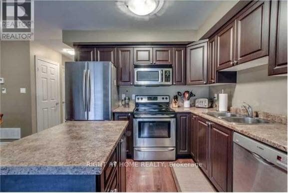 Photo - 20 McConkey Crescent