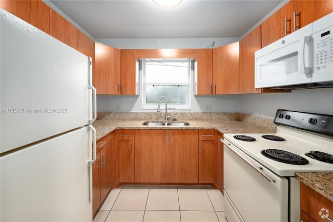 Building Photo - 2679 Lake Haven Rd Rental