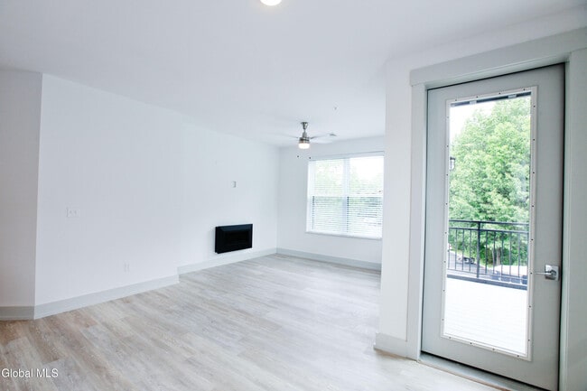 Photo - 25 Whistler Ct Unidad 303