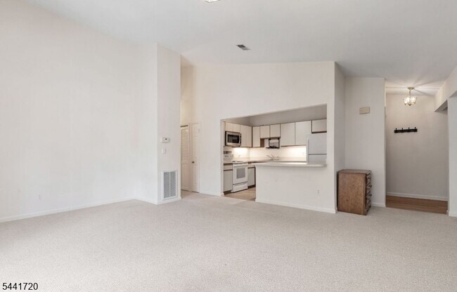 82 Smithfield Ct