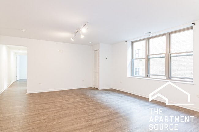Photo - 940 W Winona St Unidad 411