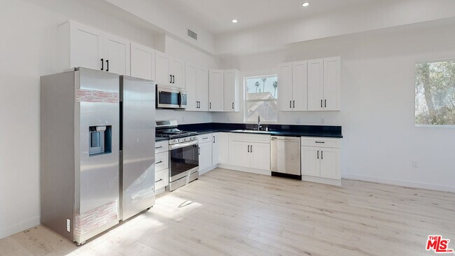 Photo - 1509 Cloverdale Ave