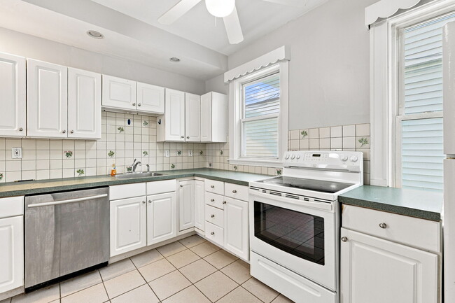 Photo - 147 Murdock St Unit 1