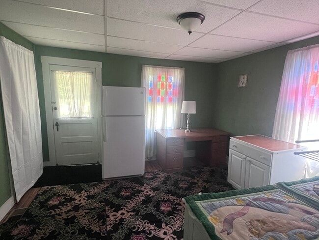 1st floor laundry, office space, closet, extra refrigerator - 668 Brooklyn Ave Unit Old Milford Near 2 bed