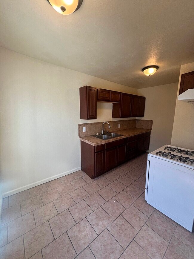 Photo - 1024 1/2 W 65th St