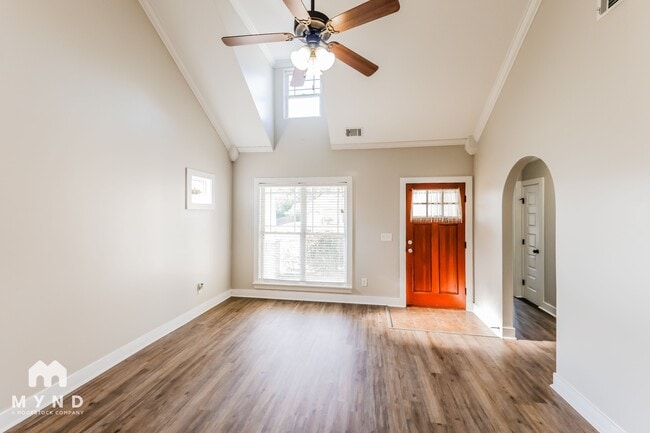 Photo - 196 Rossburg Dr