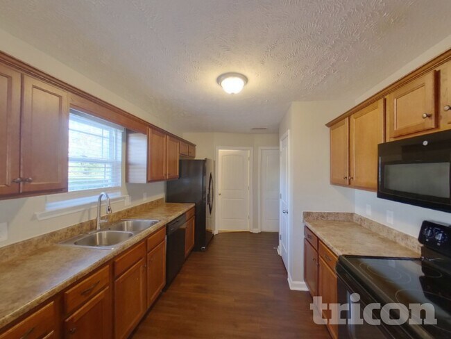 Photo - 916 Coolidge Ct