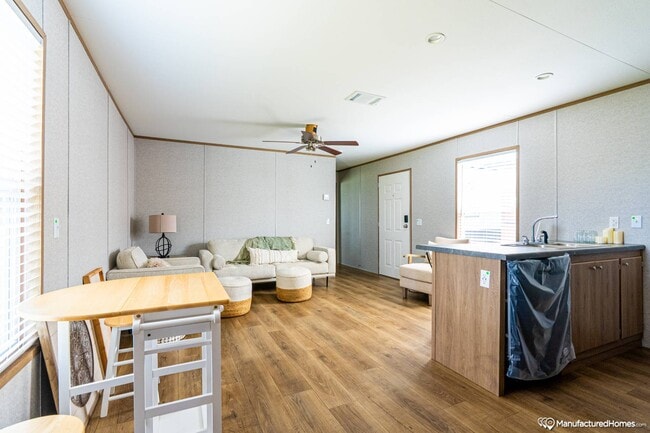 Photo - 160 Forrest Ave